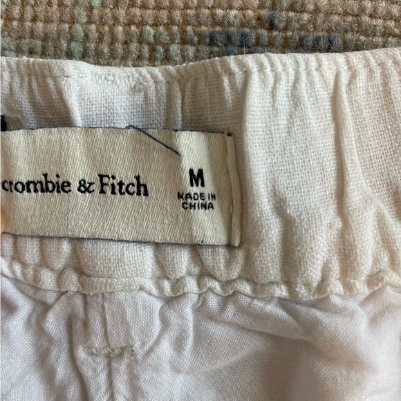 Abercrombie & Fitch | Linen Blend Tailored Shorts - Picture 2 of 3